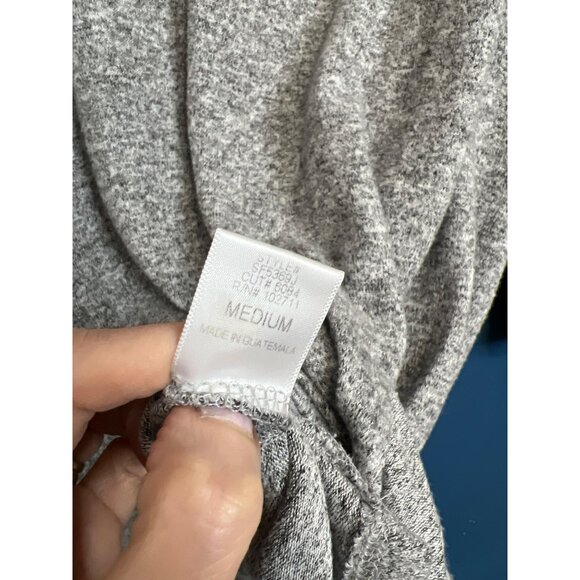 2 Piece Gibson & Bobeau Gray Tops Bundle Size M - Picture 4 of 12